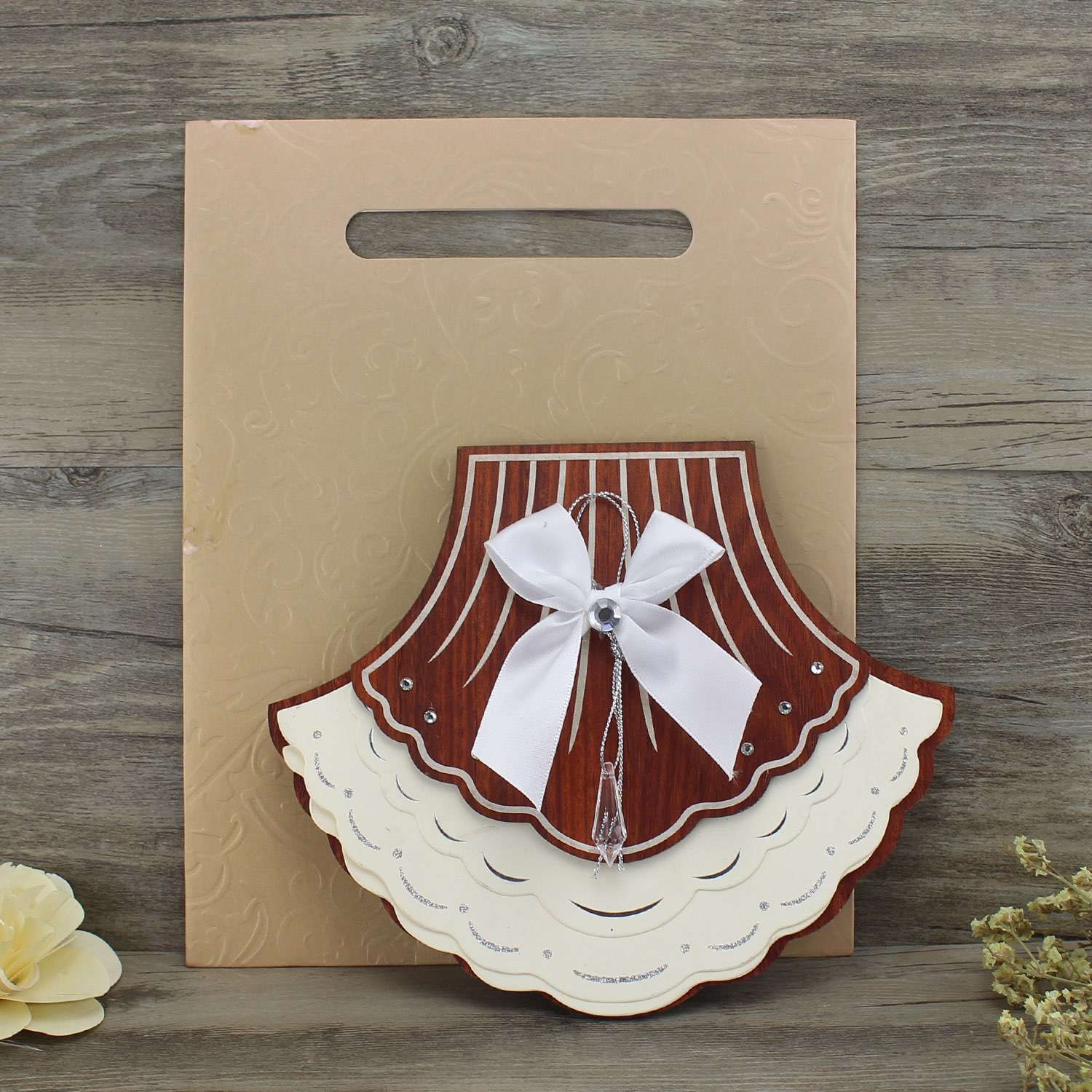 Delicate Wooden Invitation Card  With Hand Bag Greeting Card Customized
